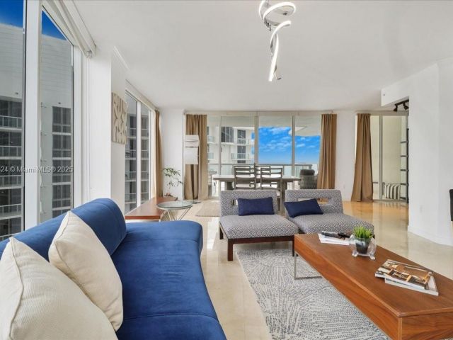 Apartment for sale  Unit #2404 - photo 5836891