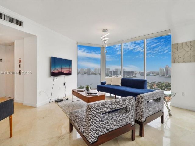 Apartment for sale  Unit #2404 - photo 5836893