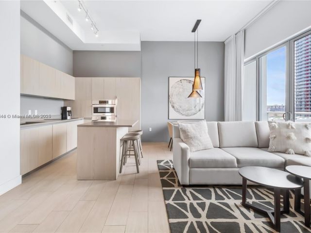 Apartment for rent  Unit #R406 - photo 5811895