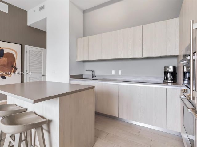 Apartment for rent  Unit #R406 - photo 5811898