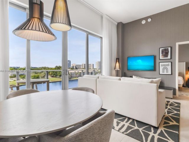 Apartment for rent  Unit #R406 - photo 5811899