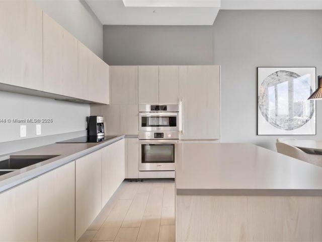 Apartment for rent  Unit #R406 - photo 5811906