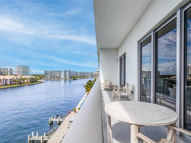 Apartment for rent  Unit #R406 - photo 5811908