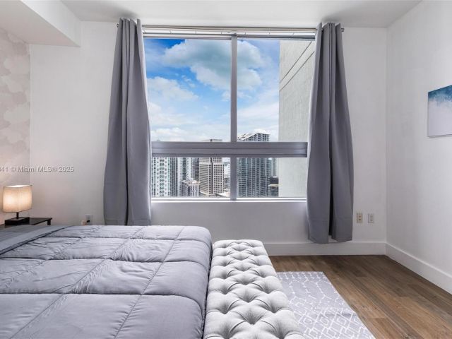 Apartment for sale  Unit #4103 - photo 5805876