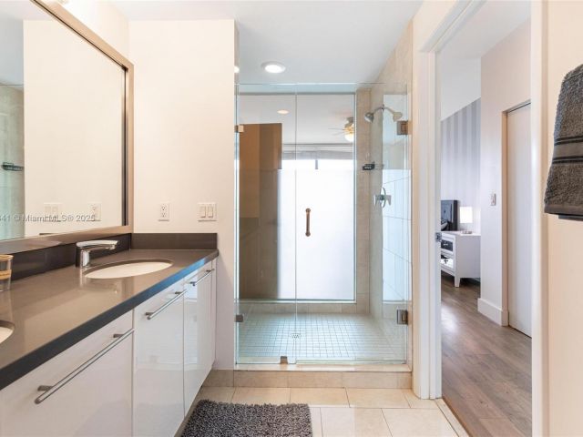 Apartment for sale  Unit #4103 - photo 5805879