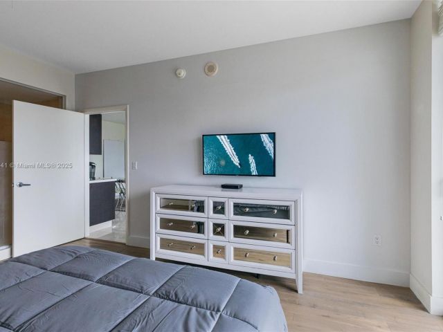 Apartment for sale  Unit #4103 - photo 5805881