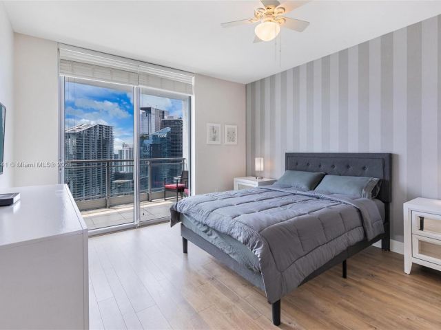 Apartment for sale  Unit #4103 - photo 5805883