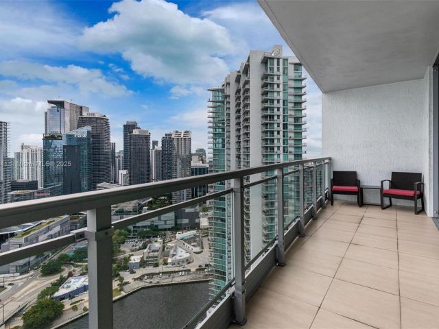 Apartment for sale  Unit #4103 - photo 5805886