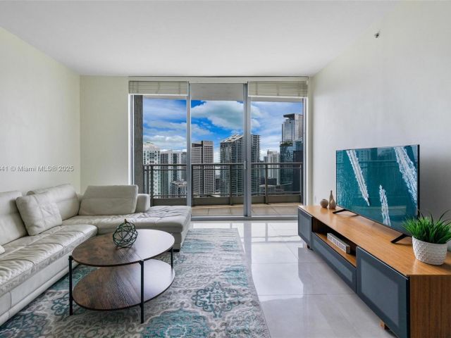 Apartment for sale  Unit #4103 - photo 5805887