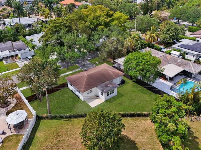 Home for sale at 2125 Alamanda Dr - photo 5808254