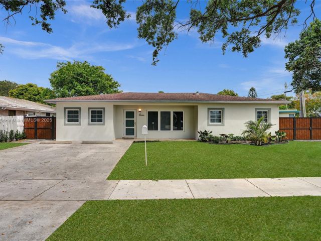 Home for sale at 2125 Alamanda Dr - photo 5808257