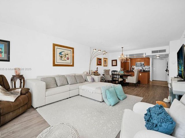 Apartment for sale  Unit #312 - photo 5811466