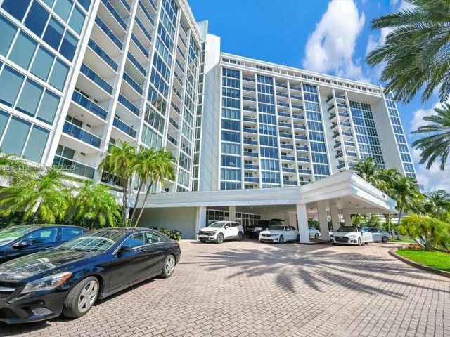 Apartment for sale  Unit #312 - photo 5811481