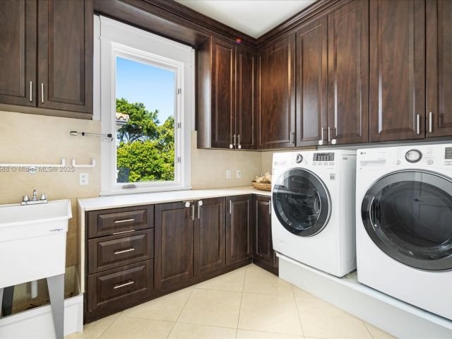 Home for sale at 4340 N Bay Rd - photo 6230317