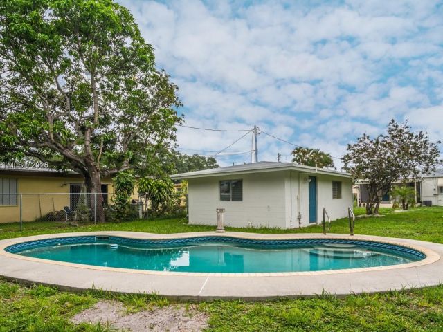 Home for sale at 2542 Fillmore St - photo 5874755