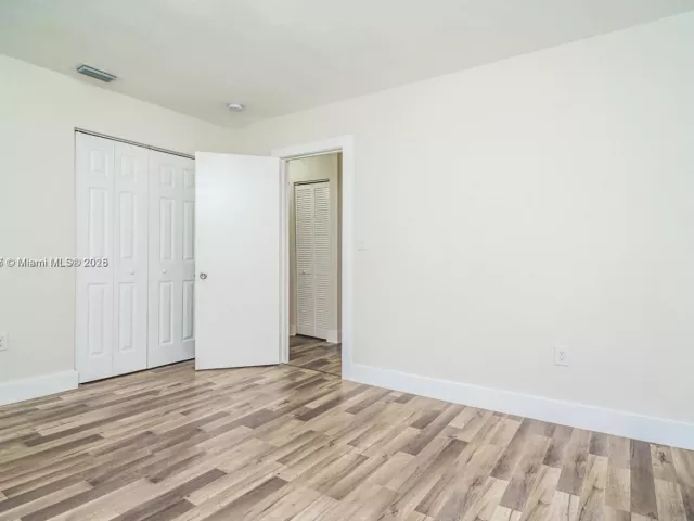 2-bedroom home for sale in Hollywood - 2542 Fillmore St - MondialRealty