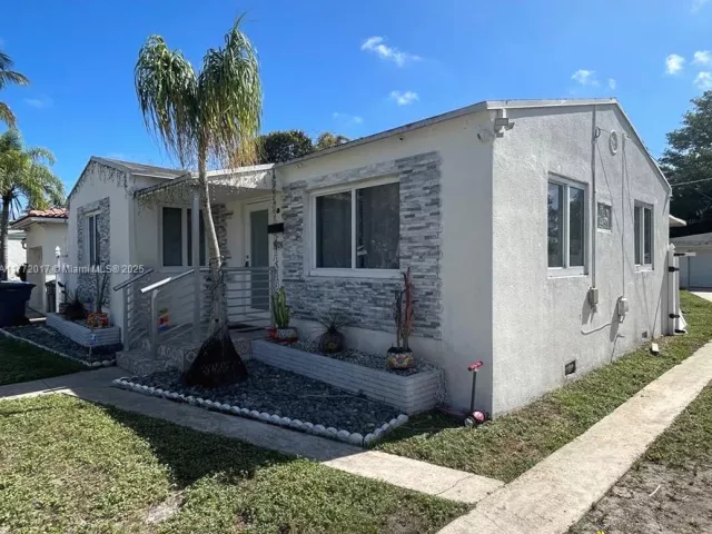 2-bedroom home for sale in Hollywood - 2542 Fillmore St - MondialRealty