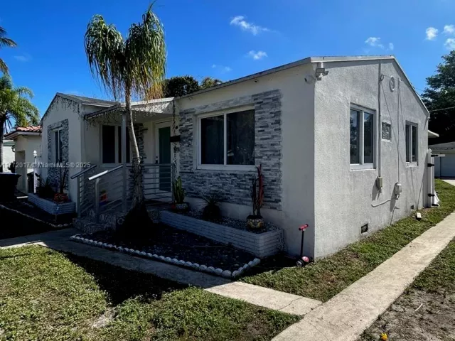 2-bedroom home for sale in Hollywood - 2542 Fillmore St - MondialRealty