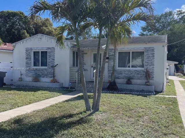 2-bedroom home for sale in Hollywood - 2542 Fillmore St - MondialRealty