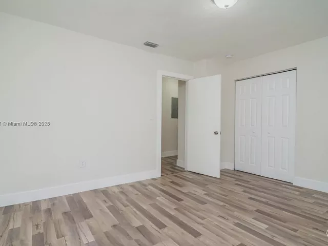 2-bedroom home for sale in Hollywood - 2542 Fillmore St - MondialRealty