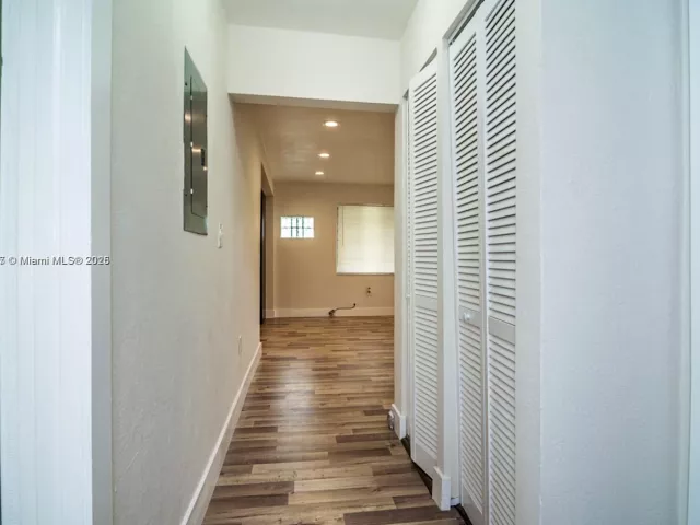 2-bedroom home for sale in Hollywood - 2542 Fillmore St - MondialRealty