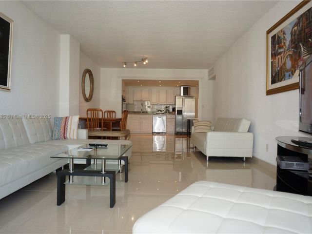 Apartment for rent  Unit # - photo 5812327