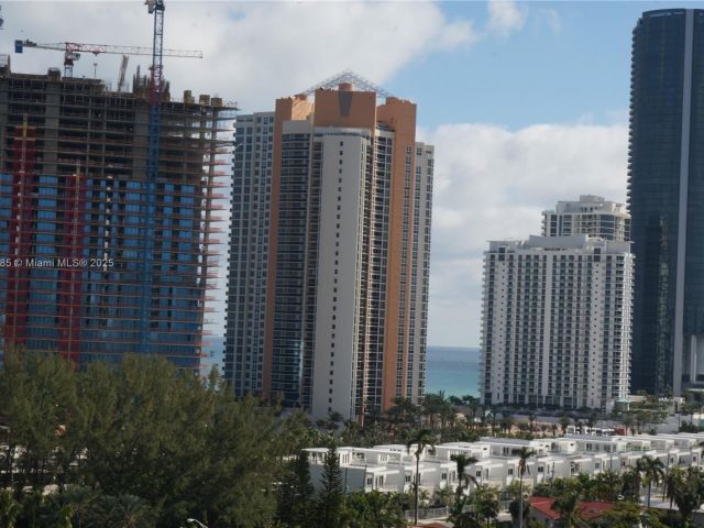 Apartment for rent  Unit # - photo 5812329