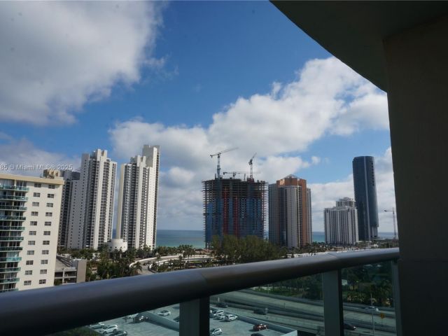 Apartment for rent  Unit # - photo 5812330