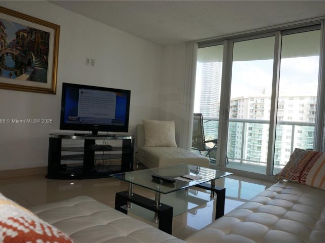 Apartment for rent  Unit # - photo 5812336
