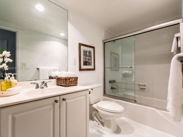 Apartment for sale  Unit #326 - photo 5812302