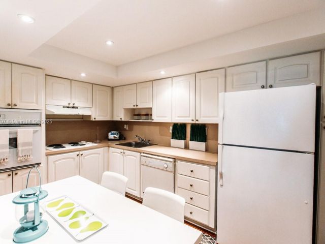 Apartment for sale  Unit #326 - photo 5812307