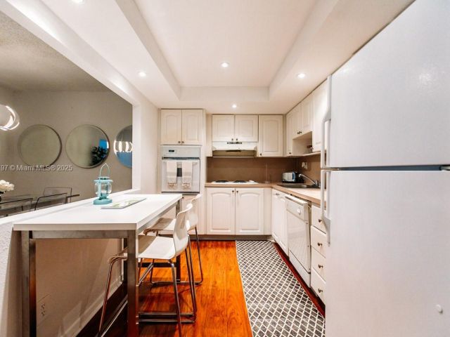 Apartment for sale  Unit #326 - photo 5812308