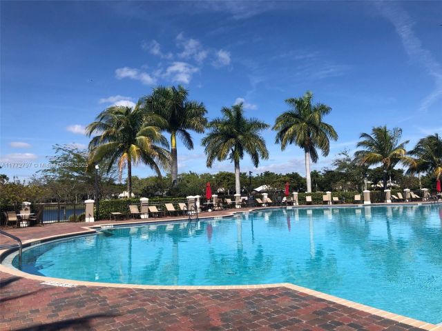 Apartment for sale  Unit #326 - photo 5812316