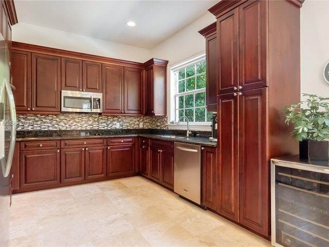 Home for sale at 1307 SW 23rd Ct - photo 5810131