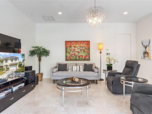 Home for sale at 1307 SW 23rd Ct - photo 5810134