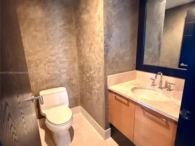 Apartment for sale  Unit #2508 - photo 5812920