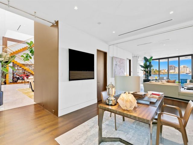 Home for sale at 84 Isla Bahia Dr - photo 5810178