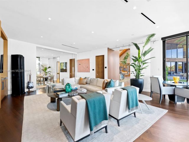 Home for sale at 84 Isla Bahia Dr - photo 5810179