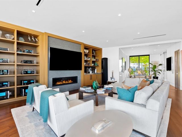 Home for sale at 84 Isla Bahia Dr - photo 5810180