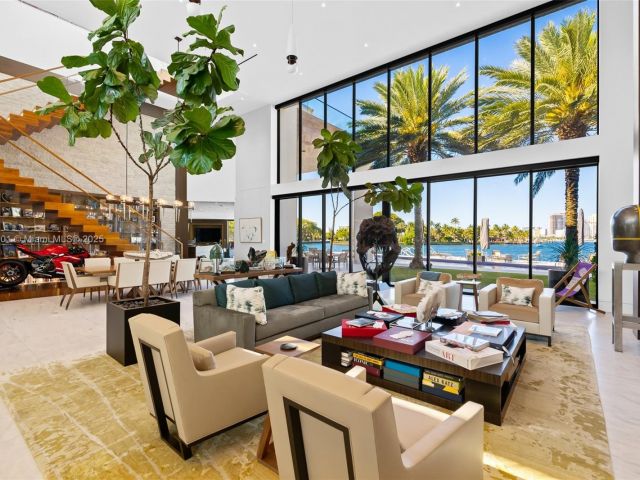 Home for sale at 84 Isla Bahia Dr - photo 5810183