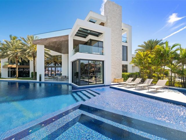 Home for sale at 84 Isla Bahia Dr - photo 5810188