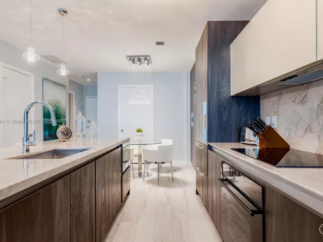 2-bedroom condo for sale in Miami - 480 NE 31 Street 3104 - MondialRealty