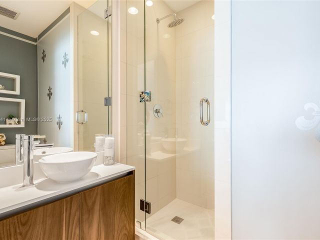 Apartment for sale  Unit #3104 - photo 5835897