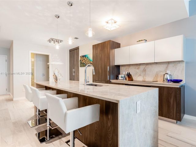 Apartment for sale  Unit #3104 - photo 5835904