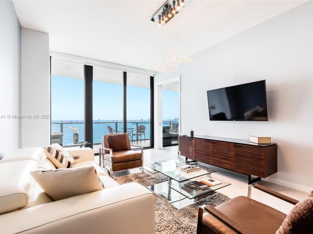 Apartment for sale  Unit #3104 - photo 5835911