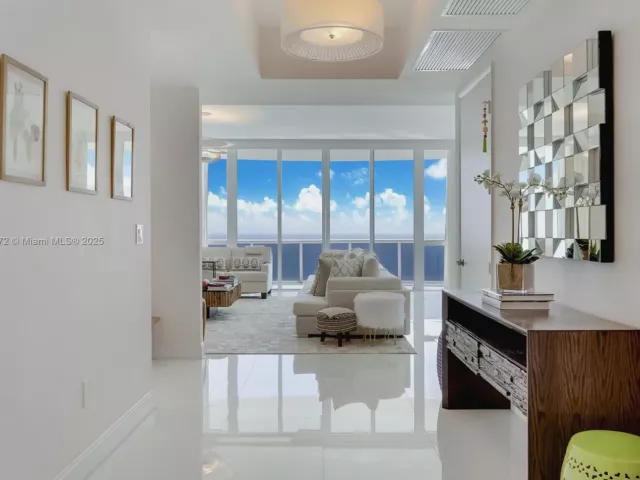 Apartment for sale  Unit #2101 - photo 5812706