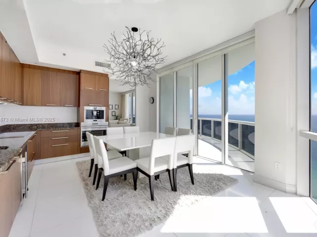 Apartment for sale  Unit #2101 - photo 5812695