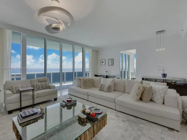 Apartment for sale  Unit #2101 - photo 5812713