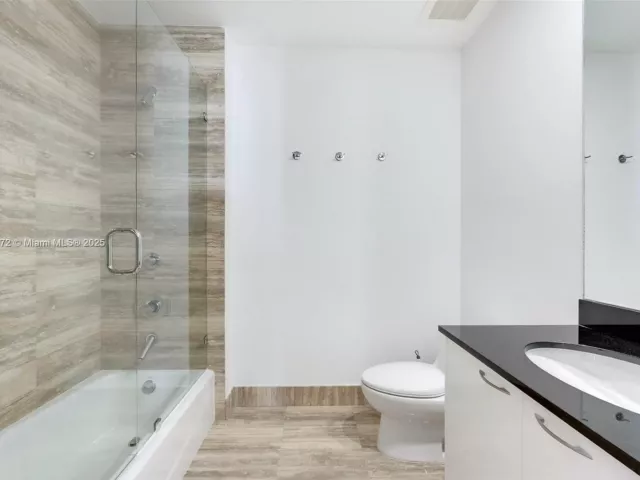 Apartment for sale  Unit #2101 - photo 5812698