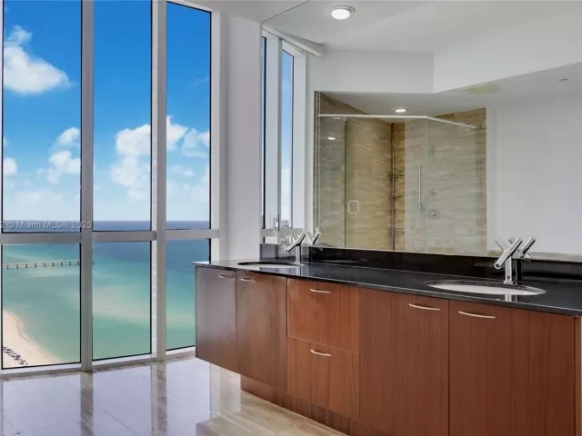 Apartment for sale  Unit #2101 - photo 5812702